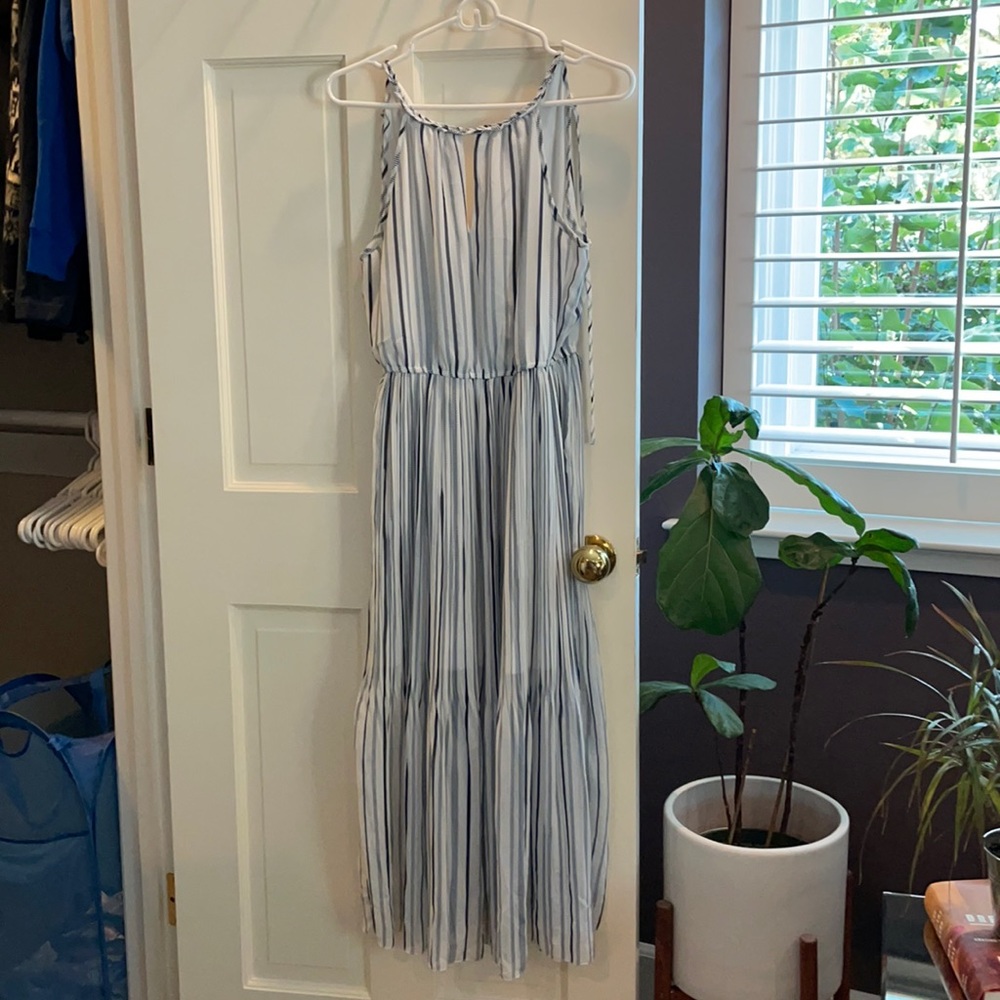 Madison Jules white and navy striped dress size small